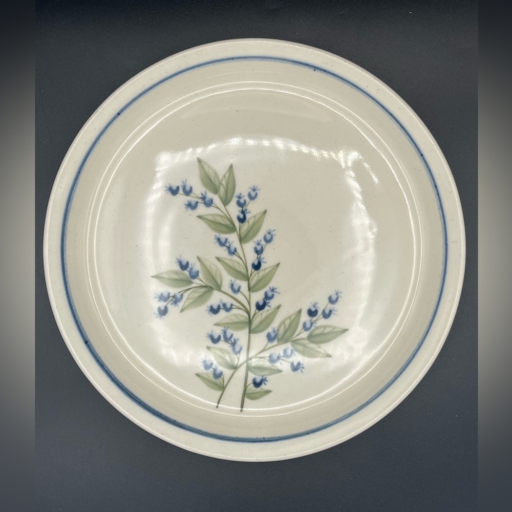 Vintage Union Stoneware blueberry plate 10.75” - Picture 4 of 12